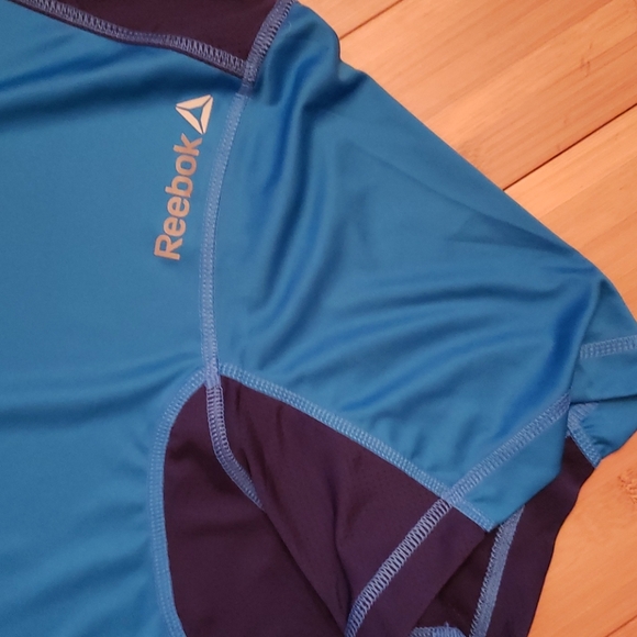 REEBOK- blue tee - Picture 2 of 9